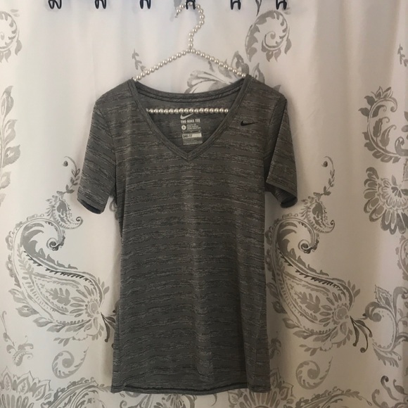 Nike Dri fit Tee - Picture 6 of 6